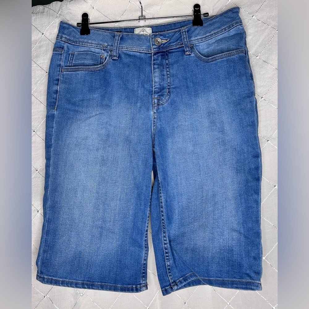 Size 10 Saint johns bay Bermuda shorts